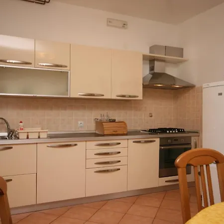 Apartmán With Parking Space - Paklenica - 6605 Starigrad Paklenica
