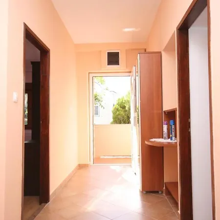 Apartmán With Parking Space - Paklenica - 6605