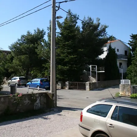 Apartmán With Parking Space - Paklenica - 6605 *